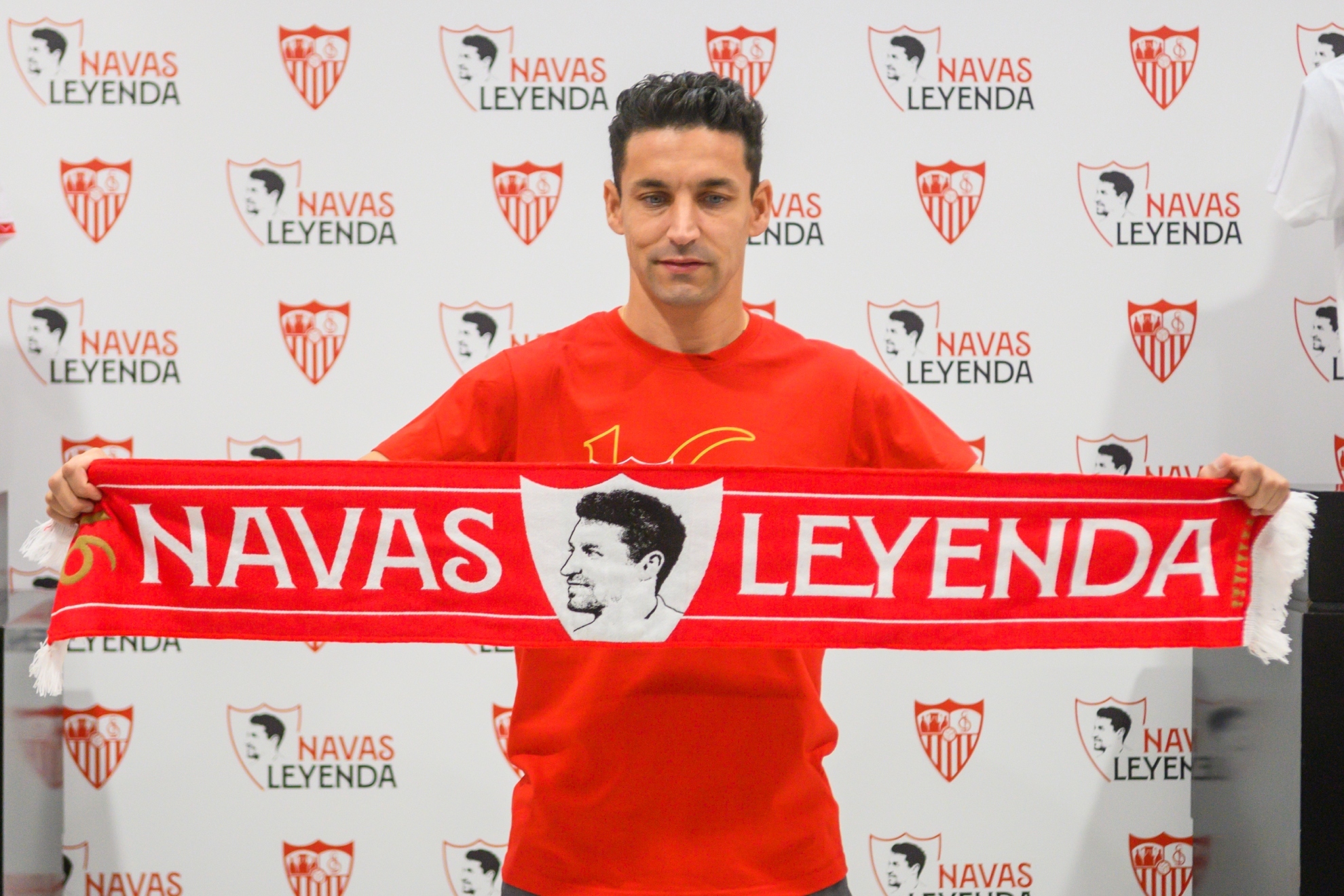 艾顿展现出 艾顿展现出